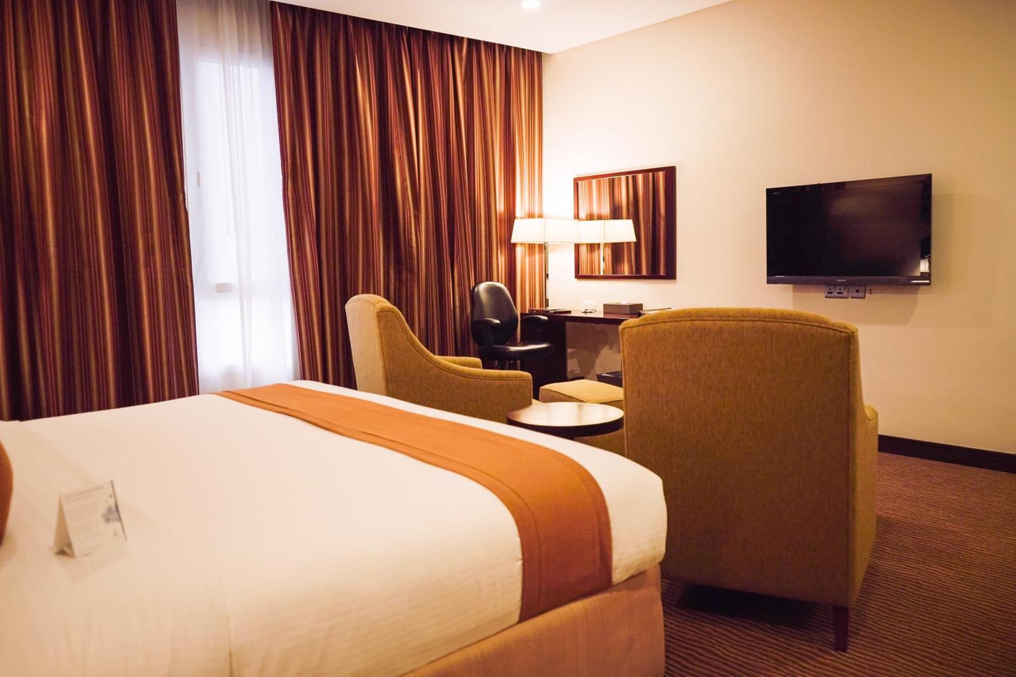 City Seasons Hotel & Suites Muscat Exterior foto