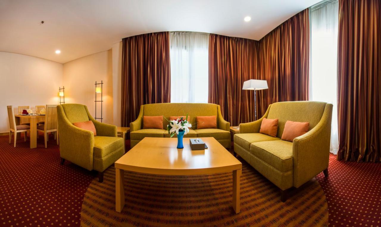 City Seasons Hotel & Suites Muscat Exterior foto